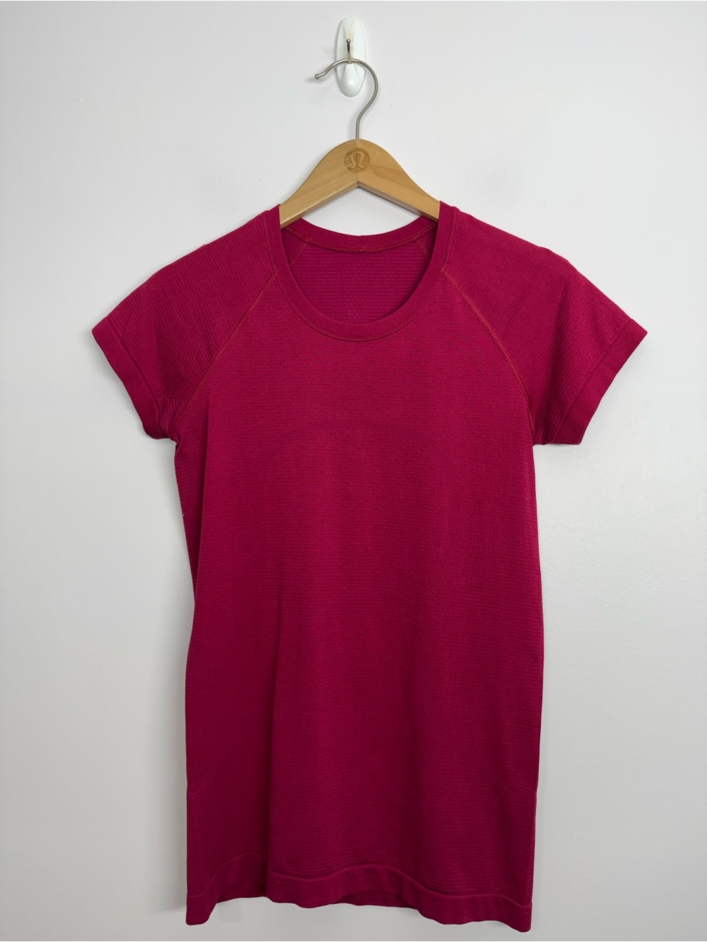 88: Lululemon Swiftly Tech Short-Sleeve Shirt 2.0 Magenta Purple? Size 6